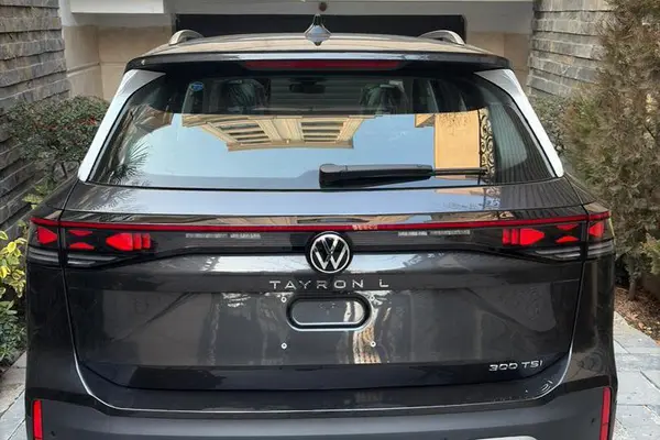 فولکس، تایرون L