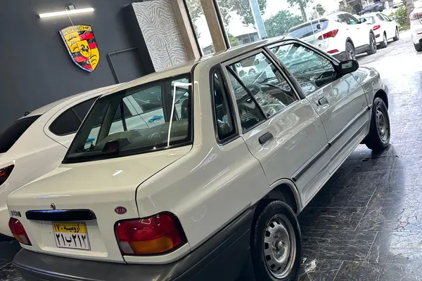 پراید، صندوق دار