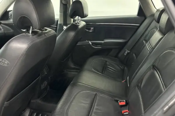 هیوندای، آزرا (گرنجور)