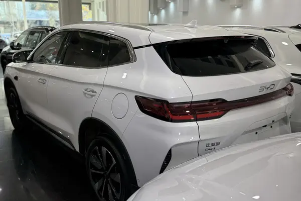 بی وای دی، سانگ پلاس DMi