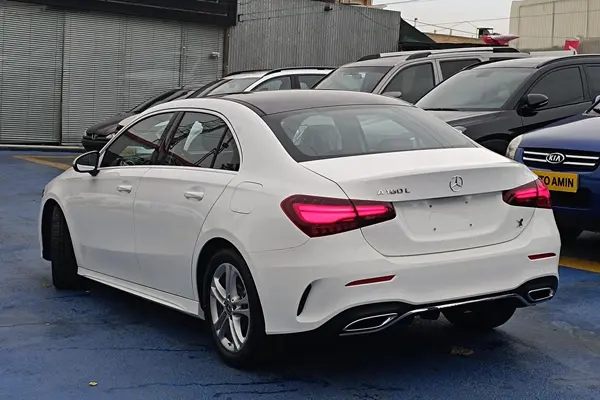 بنز، کلاس A سدان