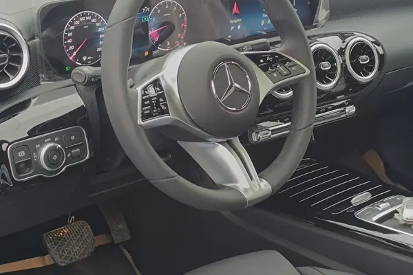 بنز، کلاس A سدان