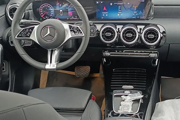 بنز، کلاس A سدان