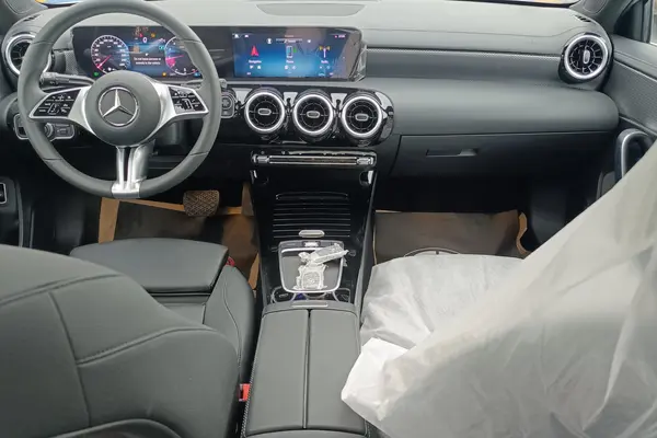 بنز، کلاس A سدان