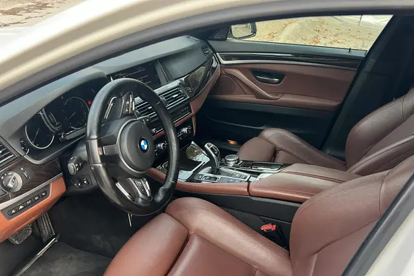 ب ام و، سری 5 سدان