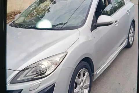 مزدا، 3 نیو صندوق دار