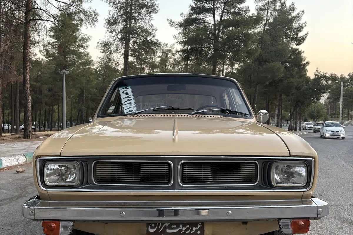 پیکان،  سدان