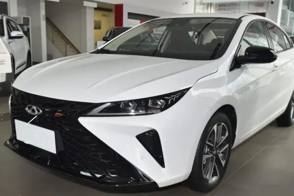 فونیکس، آریزو 6 جی تی (Z6 GT)