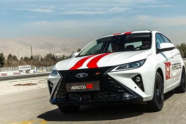 فونیکس، آریزو 6 جی تی (Z6 GT)