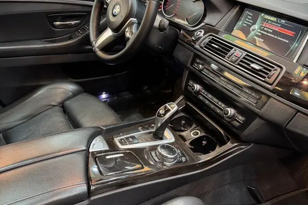 ب ام و، سری 5 سدان