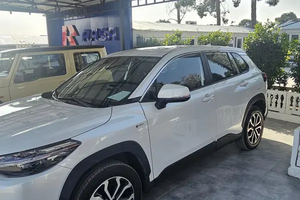 تویوتا، فرانت لندر هیبرید