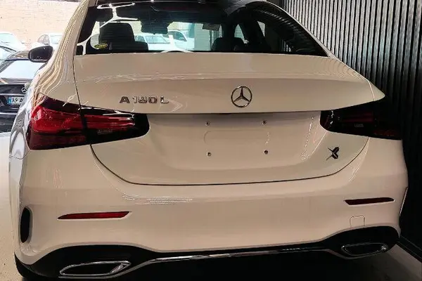 بنز، کلاس A سدان