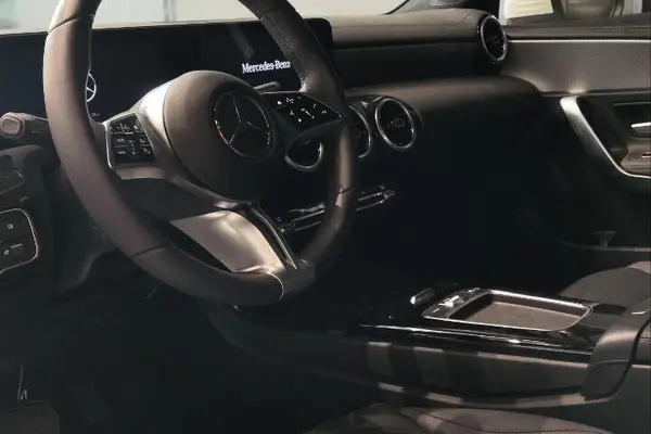 بنز، کلاس A سدان