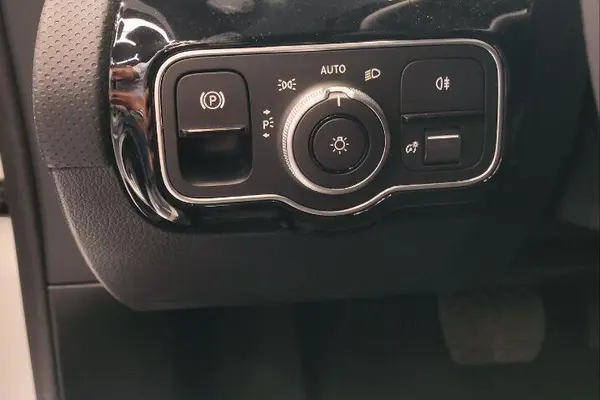 بنز، کلاس A سدان