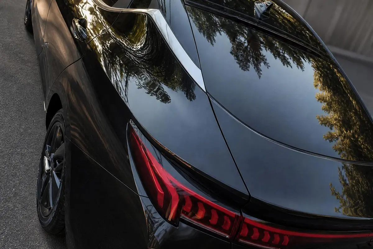 کی ام سی،  J7