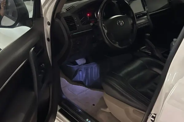 تویوتا، لندکروز چهار در