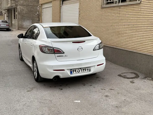 مزدا، 3 نیو صندوق دار