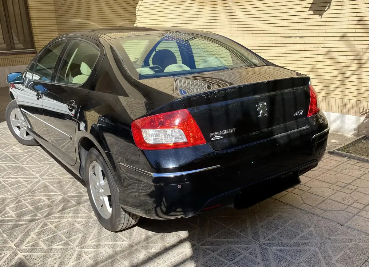 پژو،  407