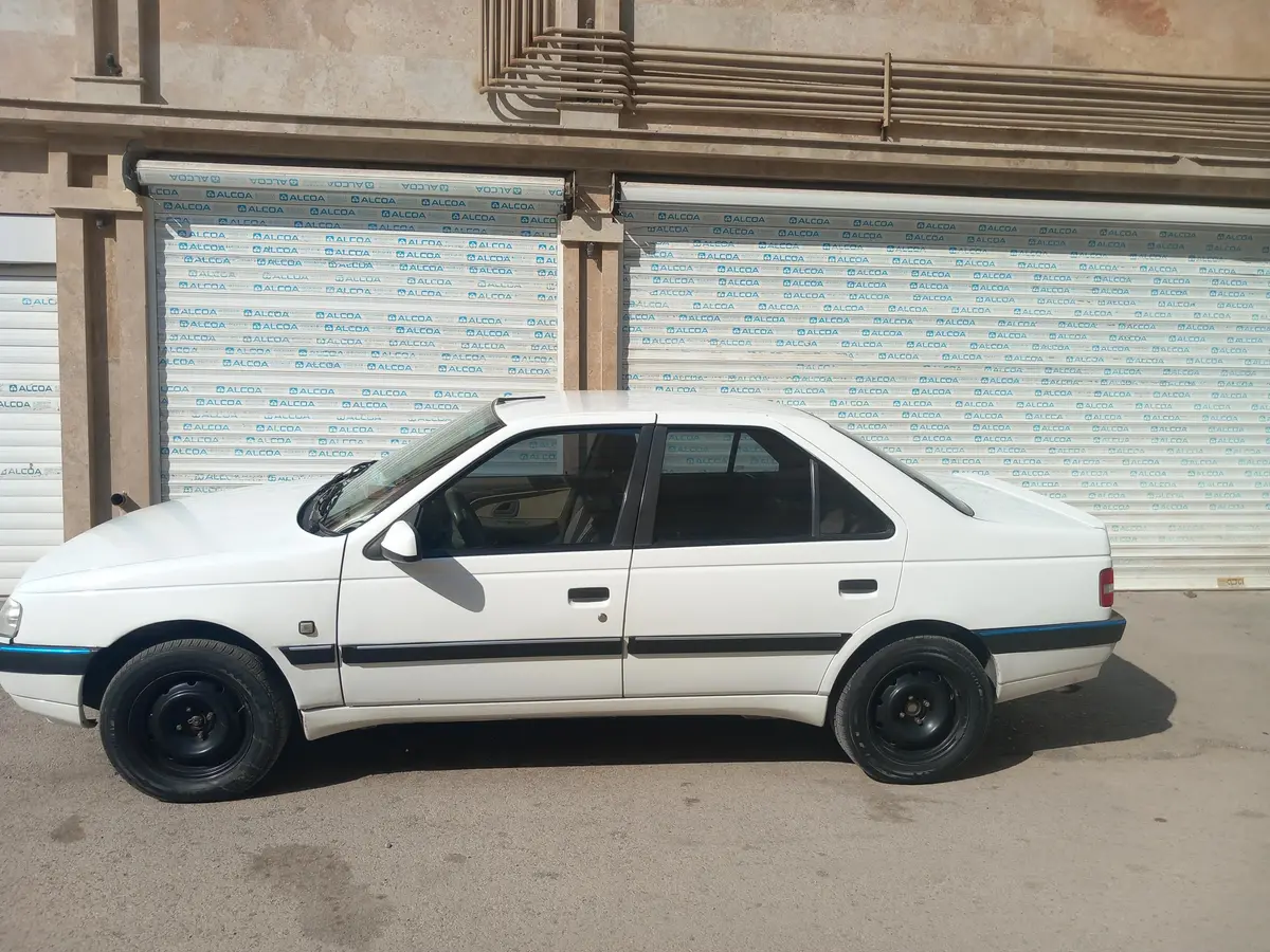 پژو،  405