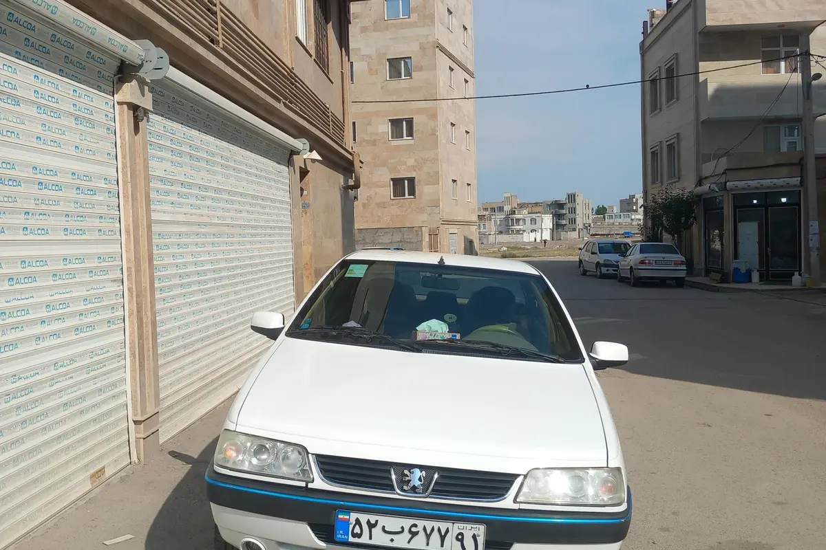 پژو،  405