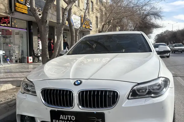 ب ام و، سری 5 سدان