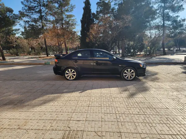 میتسوبیشی  لنسر