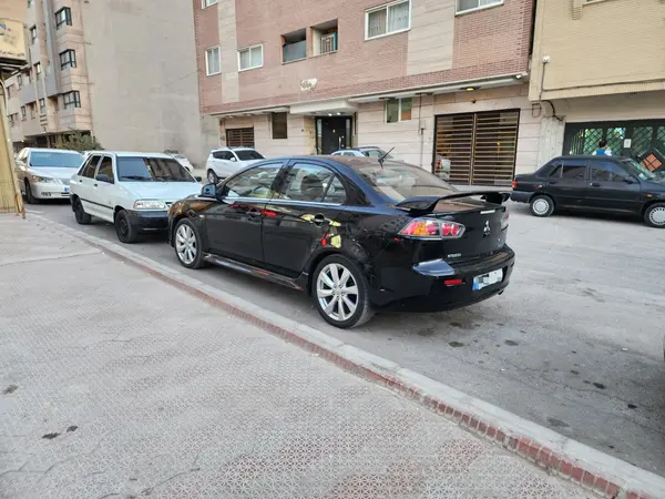 میتسوبیشی  لنسر