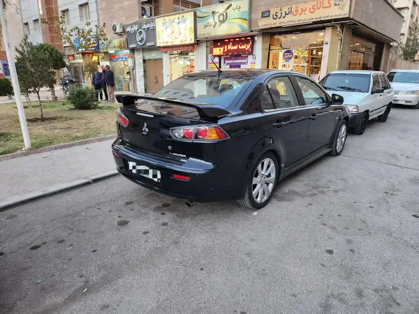 میتسوبیشی  لنسر