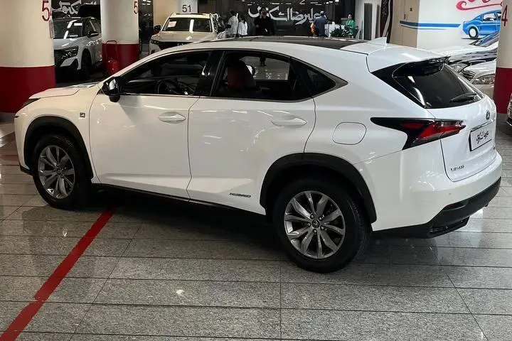 لکسوس  NX
