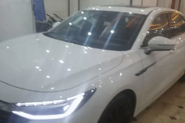 فونیکس، آریزو 8 (Z8)