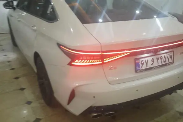 فونیکس، آریزو 8 (Z8)