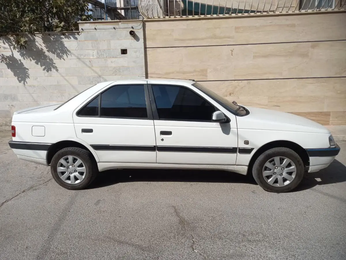پژو،  405