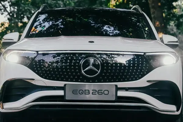 بنز، کلاس EQB