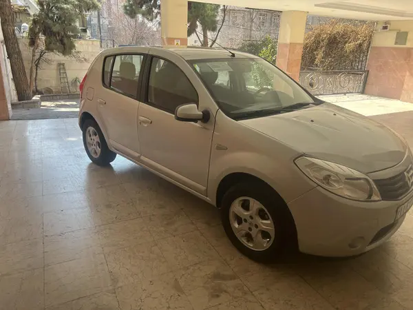 رنو، ساندرو