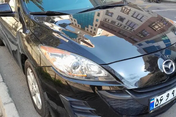 مزدا، 3 نیو صندوق دار