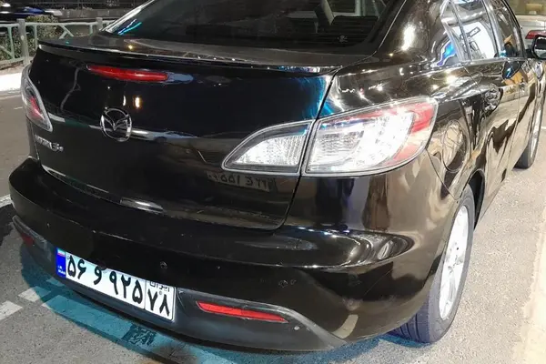 مزدا، 3 نیو صندوق دار