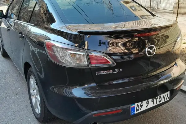 مزدا، 3 نیو صندوق دار