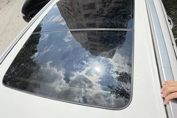 ام وی ام  X77