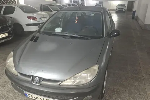 پژو، 206