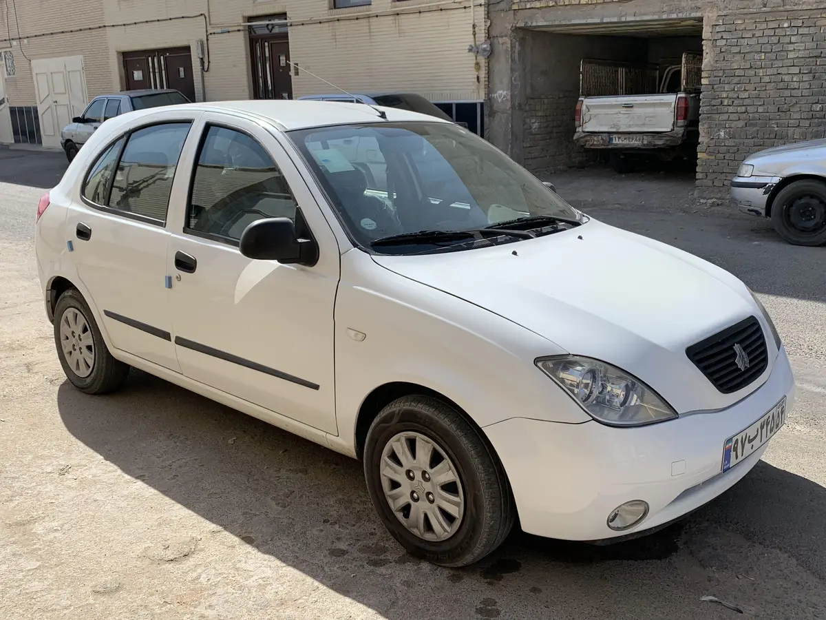 تیبا،  هاچ بک
