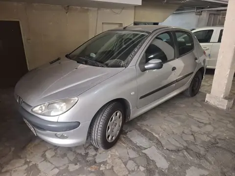 پژو، 206