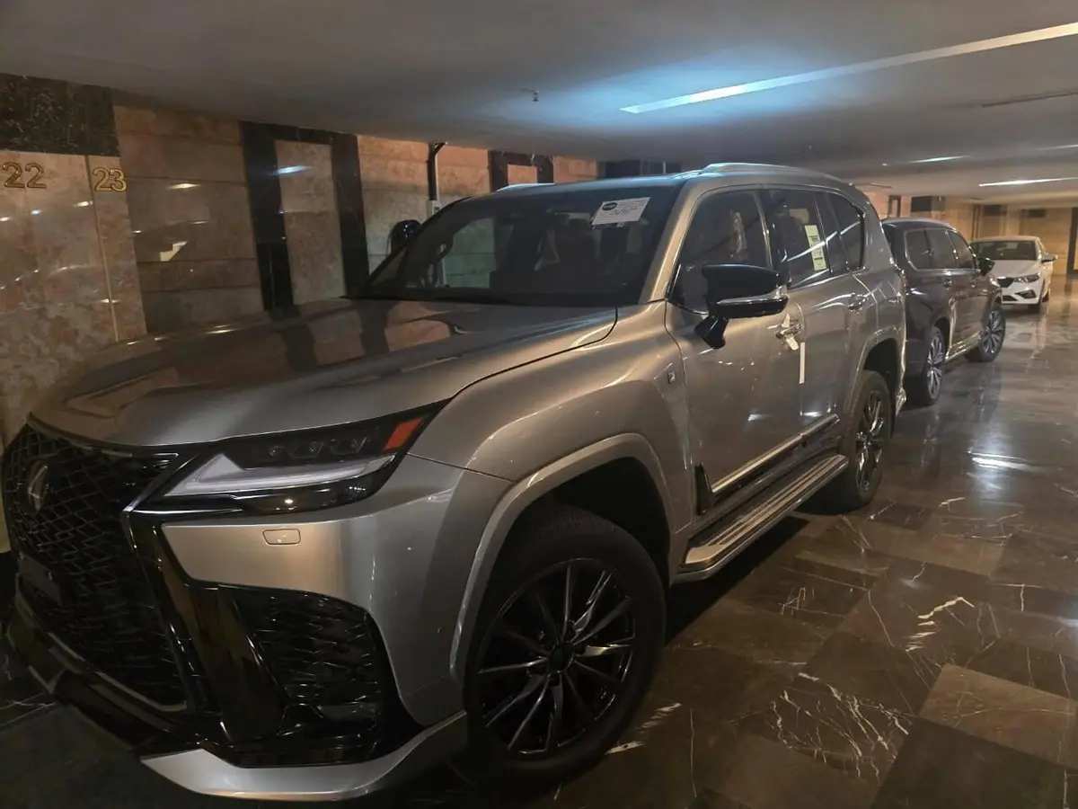 لکسوس،  LX