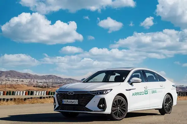 فونیکس، آریزو 8 (Z8)