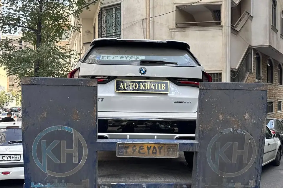 ب ام و،  iX1