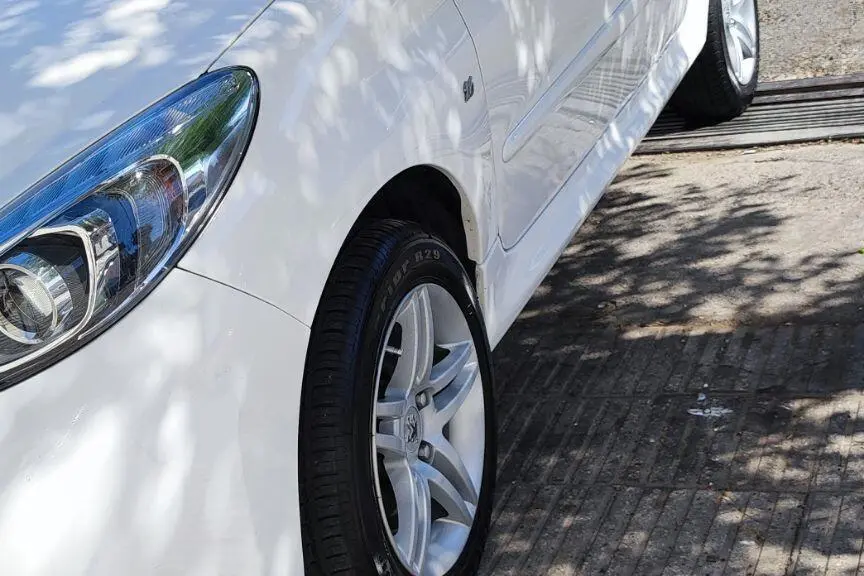 پژو،  207