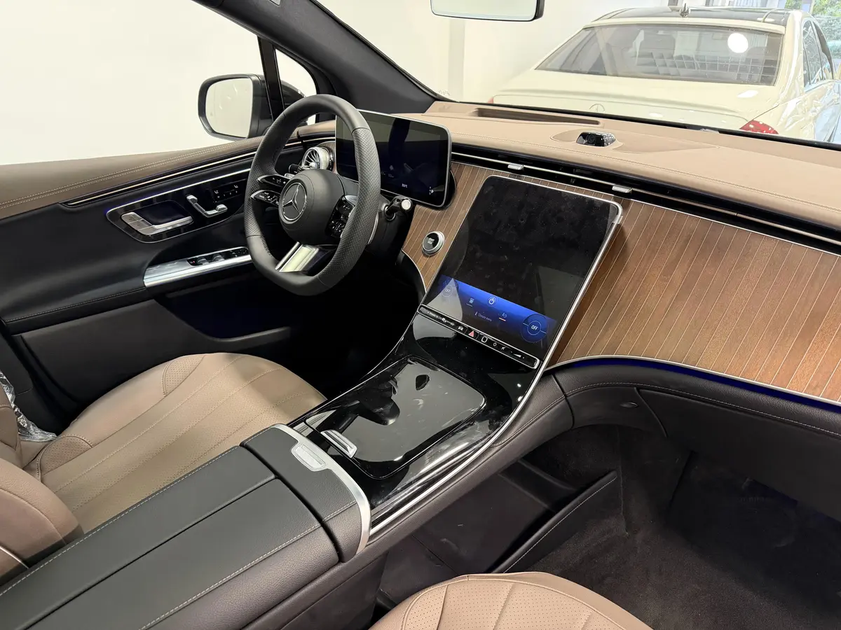 بنز،  EQE SUV