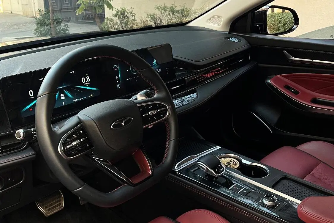 فونیکس،  آریزو 6 جی تی (Z6 GT)