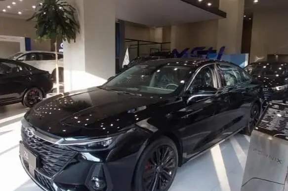 فونیکس، آریزو 8 (Z8)