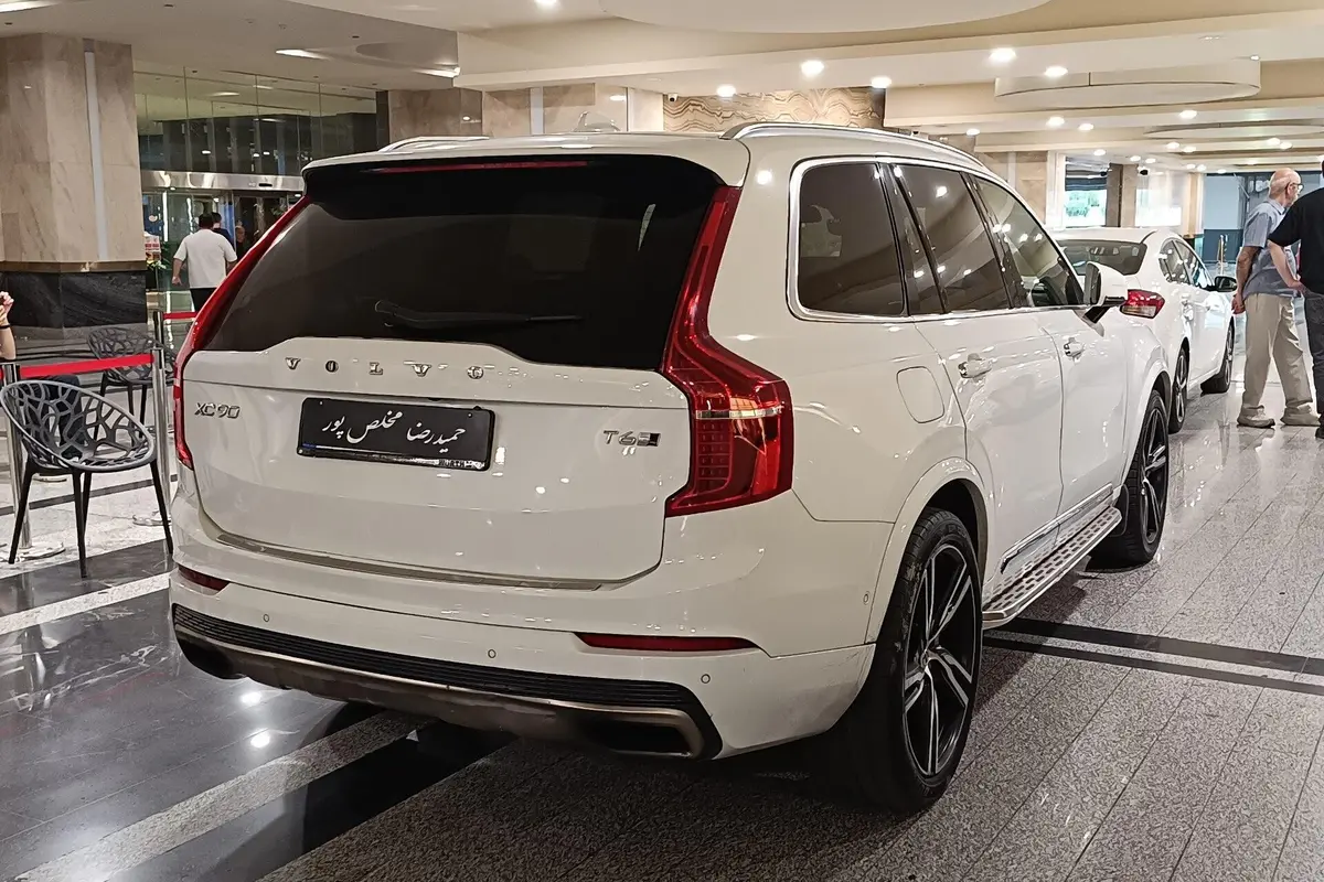 ولوو،  XC90