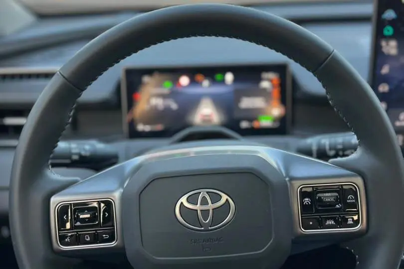 لکسوس،  LX